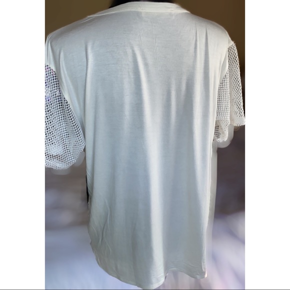 Mesh V neck tee - Picture 9 of 9